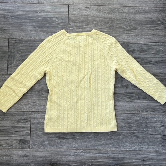 ❗️SOLD❗️100% Cotton Tommy Hilfiger Sweater - Picture 2 of 4